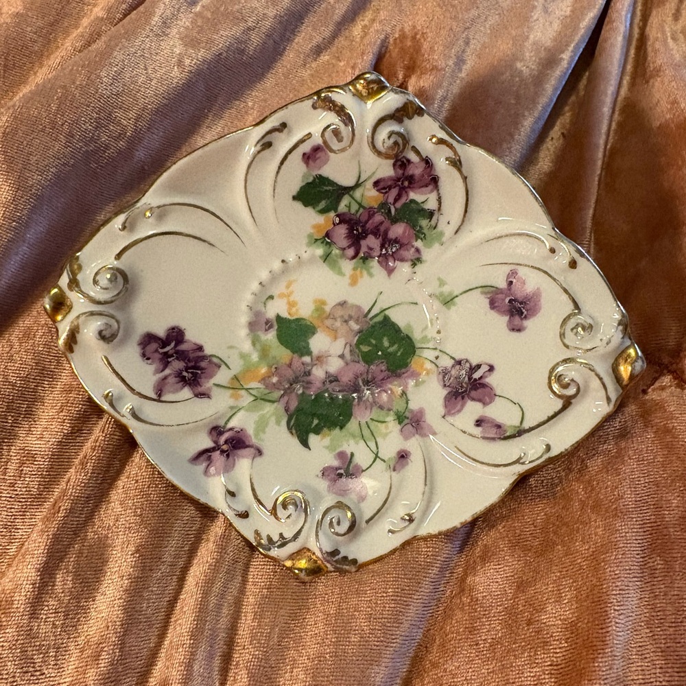 Saji Soap Trinket Jewelry Dish Vintage Made in Japan Violets Antique
